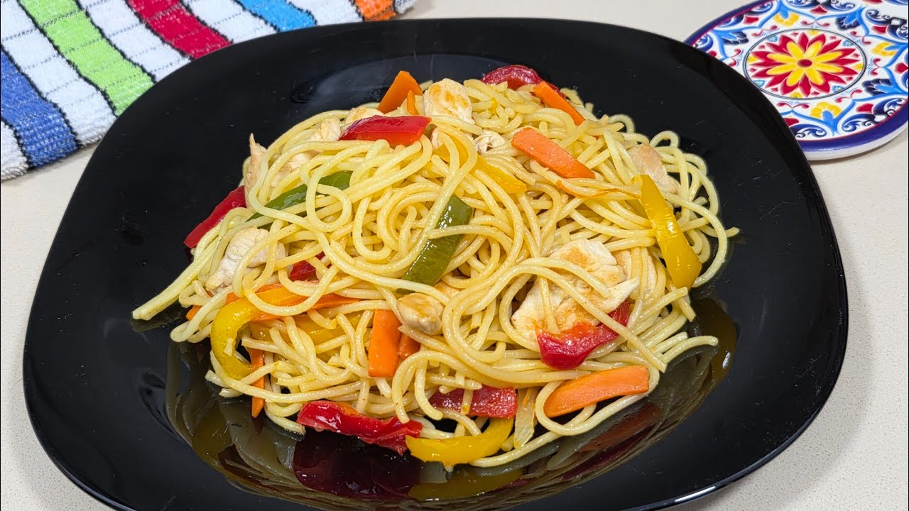 Espaguetis con pollo 🍜 plato único que cunde mucho // BEATRIZ COCINA 