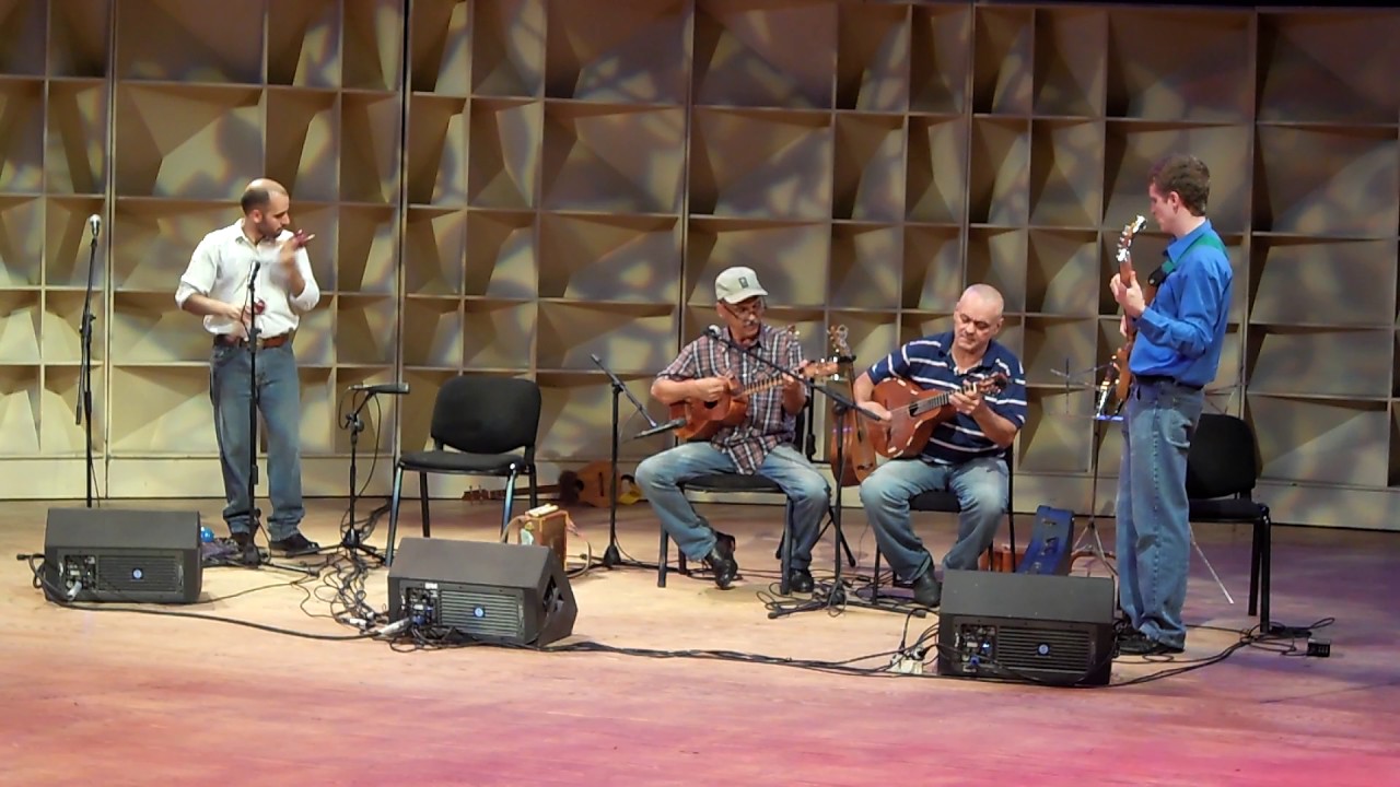 Los Merecures -Bandola: José Ignacio Hernández, Canta: Santiago Key