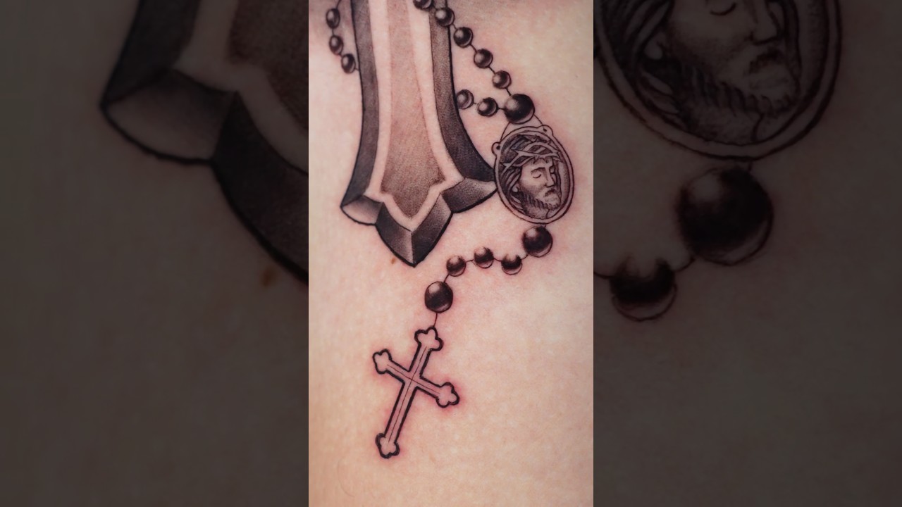 Cross+rosary+small cute Jesus 😁 #tattoo #blackandgreytattoos #tattooartist #jesus #jesustattoo