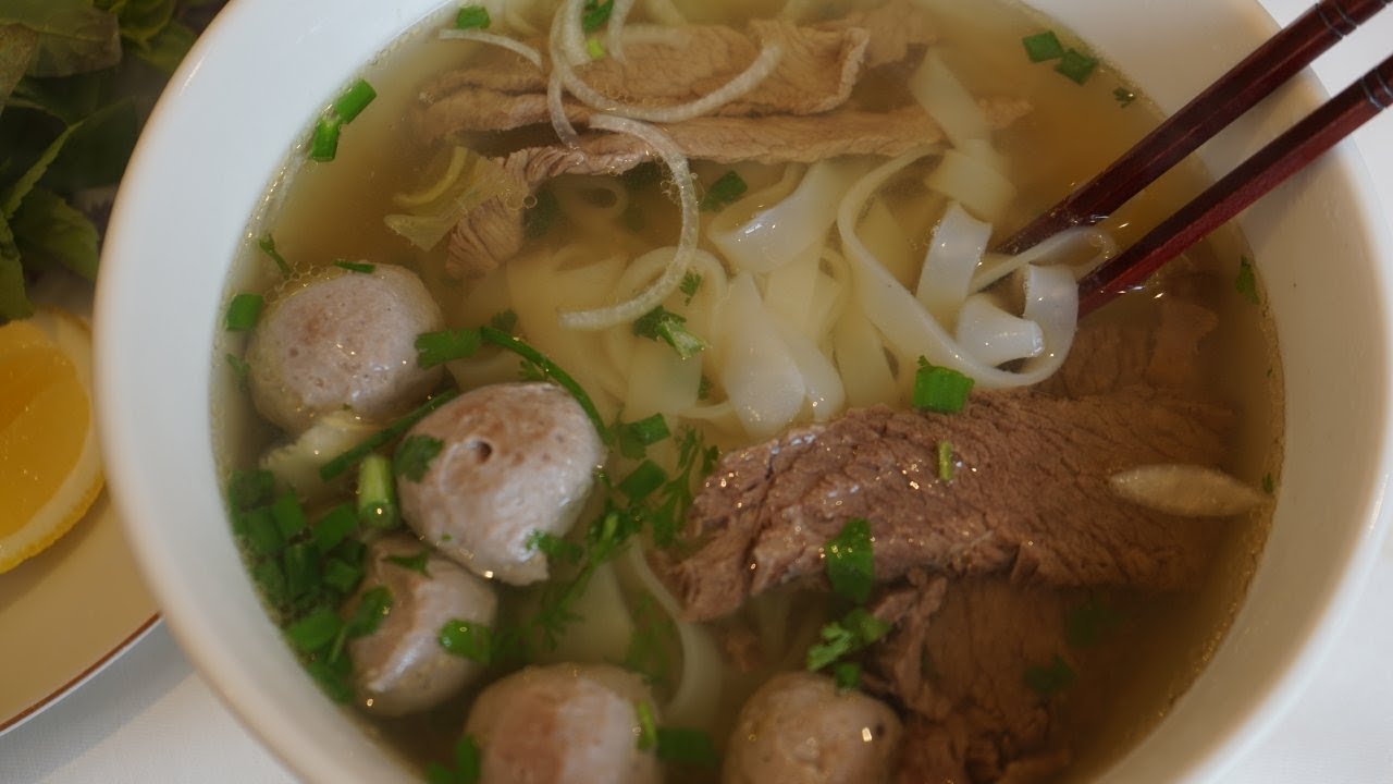 Pho : Soupe vietnamienne au bœuf et aux pâtes de riz - Cooking With Morgane