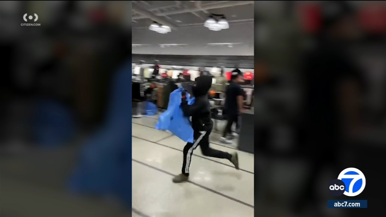 Flash mob ransacks Nike store in Watts, video shows