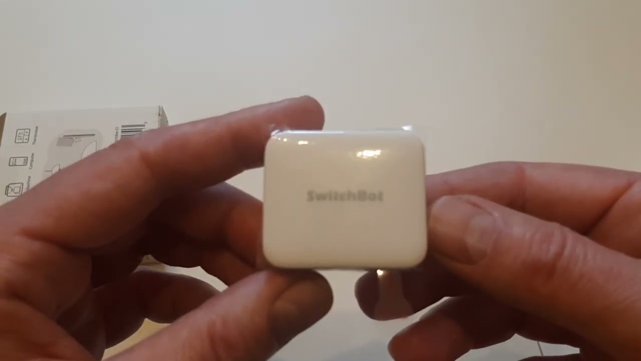 SwitchBot Bot unboxing - Press mechanical buttons in various ways as you like