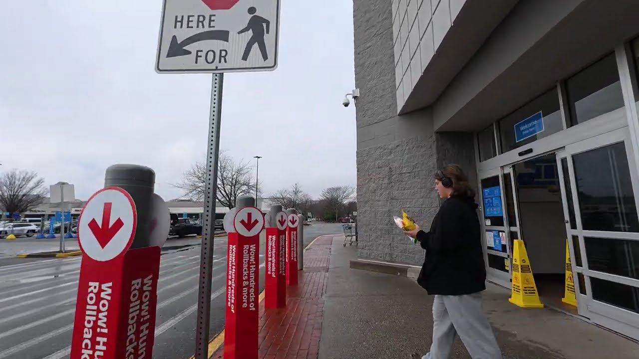 Walk around Centereach Square in Centereach NY - FPV (No Commentary)