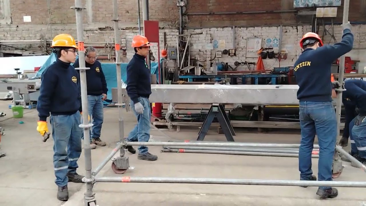 Montaje de andamio multidireccional