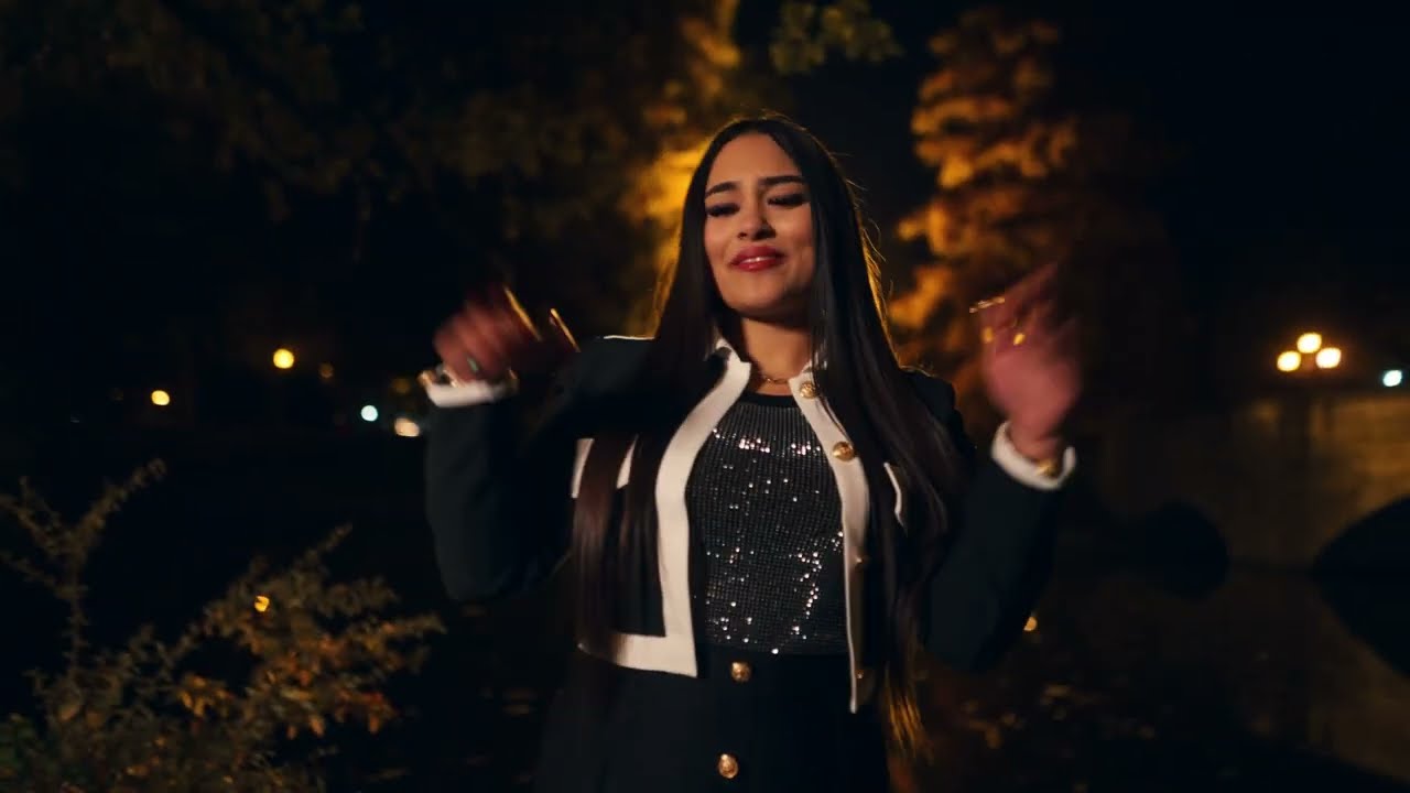 Vanessa-Nekem Boldog A Sz&iacute;vem (Offical Music Video)