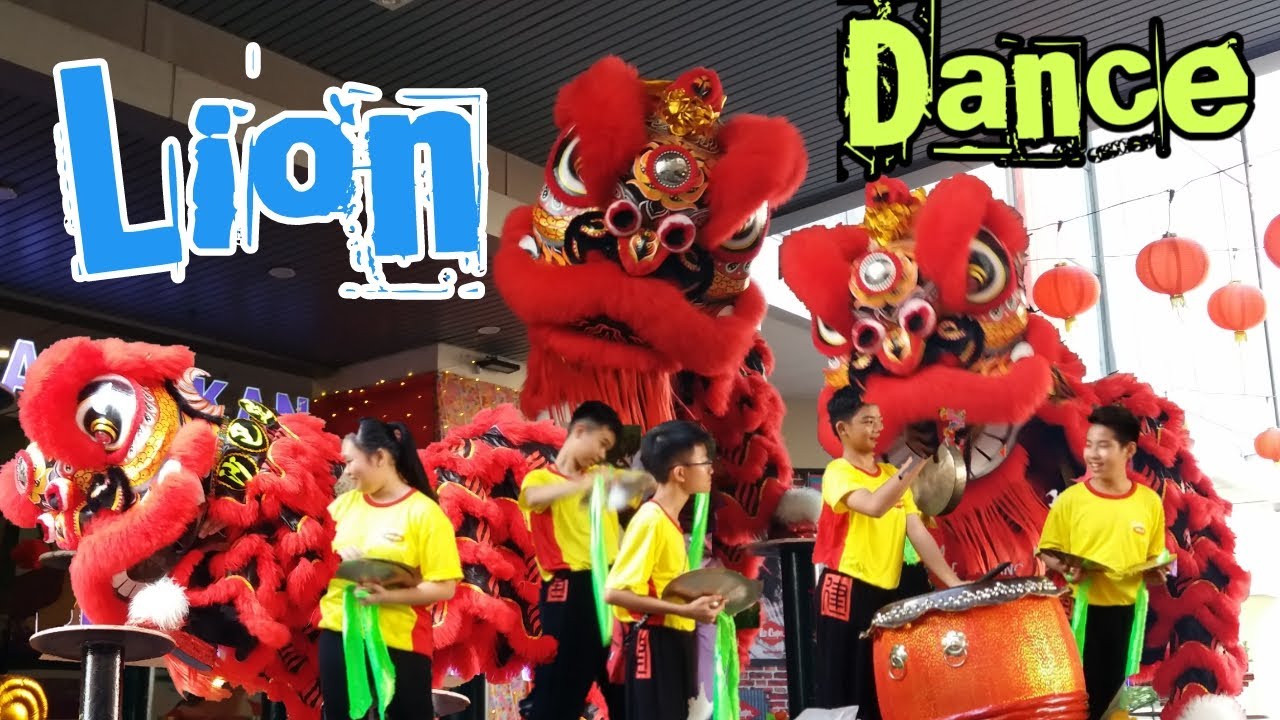 Lion Dance in Harbour Mall Sandakan