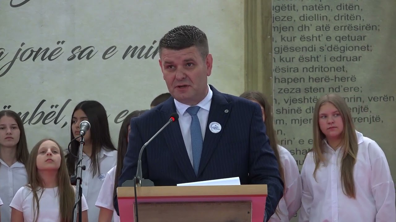 Shkolla “Muharrem Shemsedini” feston 51 vjetorin dhe sallën e re sportive