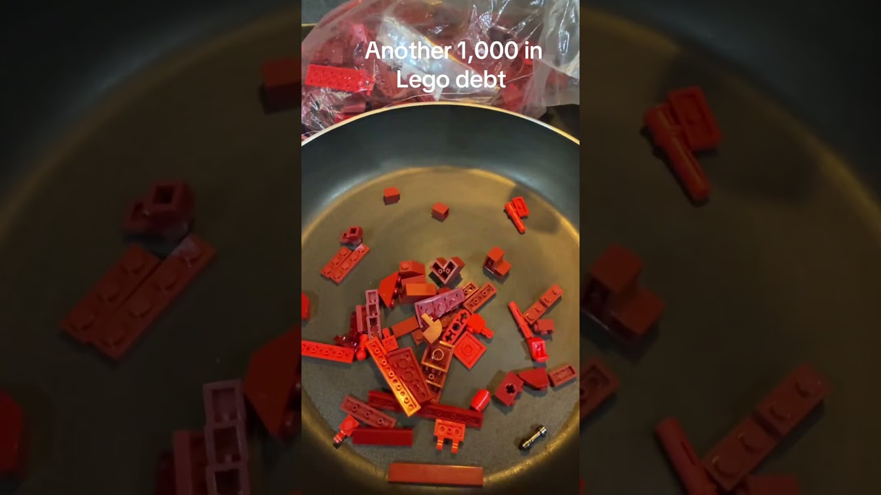 Как Lego продолжает сокращать количество своих кирпичиков и выставлять нам всё новые счета #тренд...