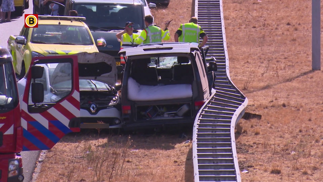 Dode en twee gewonden bij ernstig ongeluk op A58, snelweg uren dicht richting Breda
