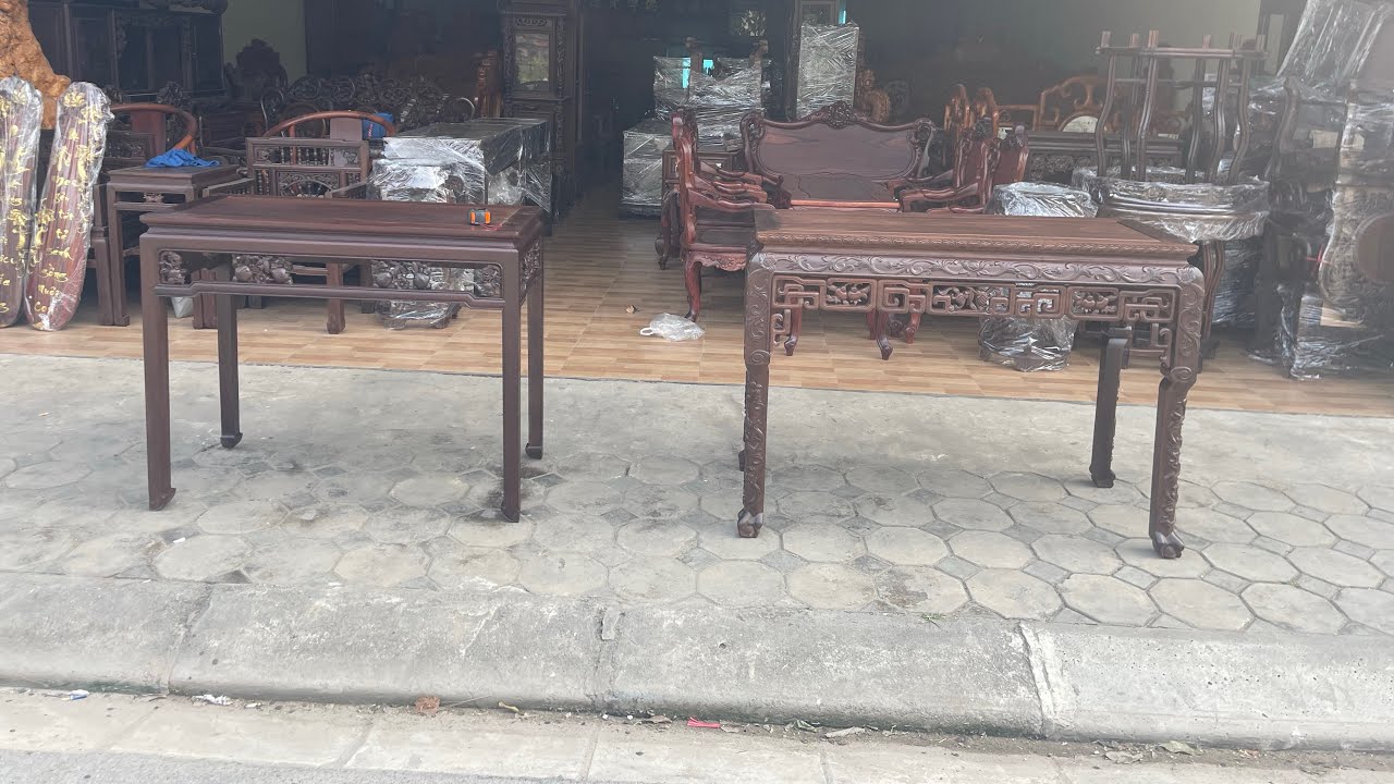 mời các bác ngắm sưu tầm 2 chiếc bàn bày đồ gỗ gụ, liên hệ em 0344715560