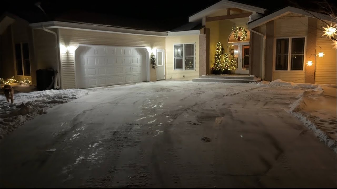 Ely, Minnesota’s Winter Wonderland First Snowfall. Case TR310B and I shovel out DrMVideo #96
