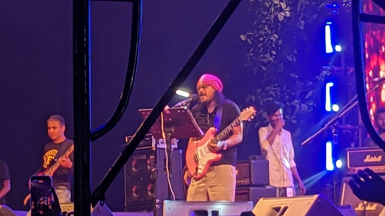 Attended James concert in Manik Mia Avenue with 300% energy. 