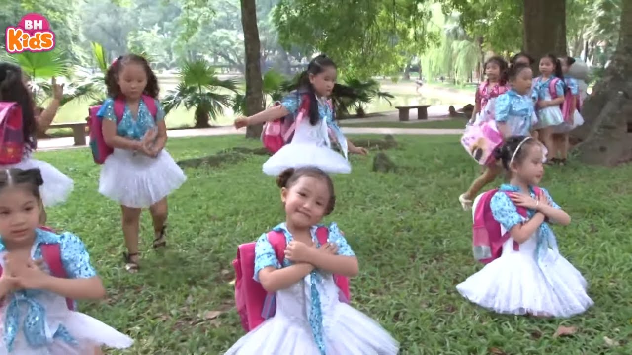 Nhạc Thiếu Nhi Múa Hát Vui Nhộn - Em Yêu Trường Em, Em Đi Mẫu Giáo - Nhạc Cho Bé Ăn Ngon