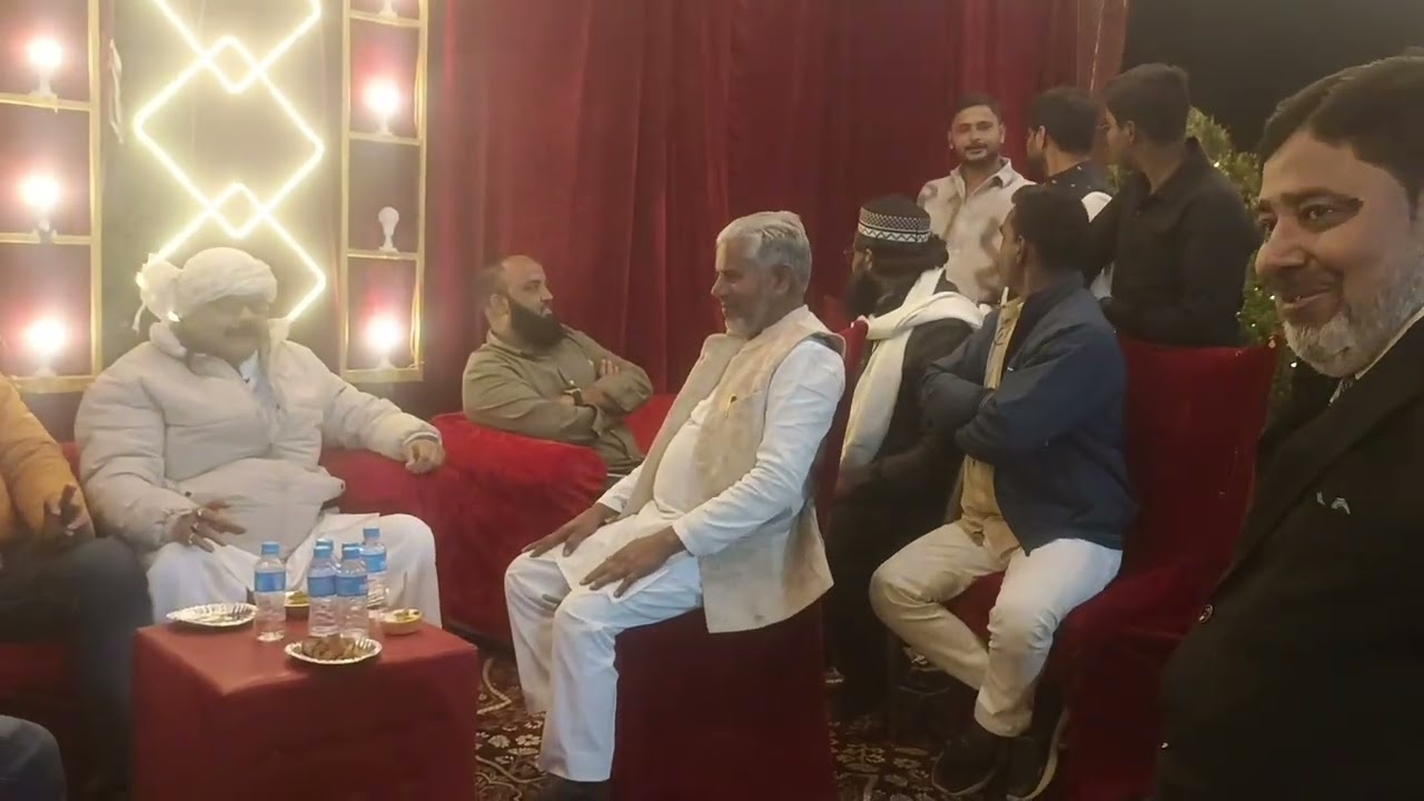 नौशाद बाबू के भतीजो के वलीमा में  शामिल हुआ पिंडरा वाराणसी 
