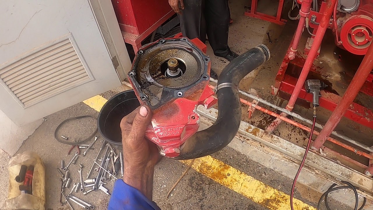 larrylopez philippine garage  Clarke Fire pump removing the cylenrhead