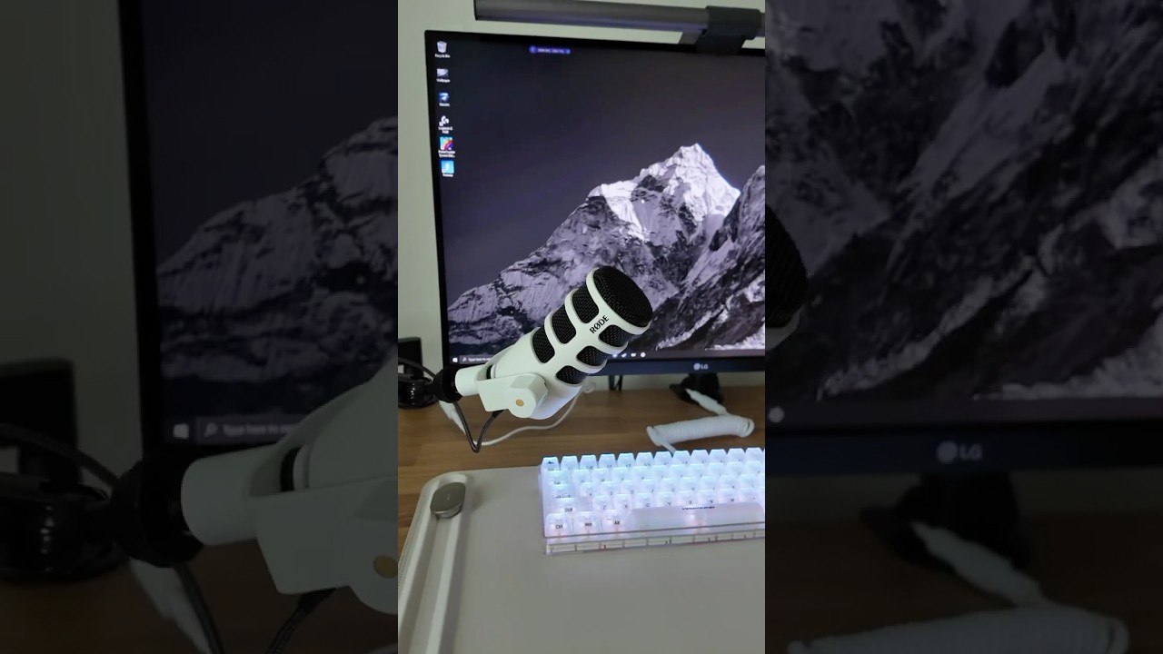 New mic for the setup, Rode PodMic USB. #rode #desksetup #setup #gamer #podmic