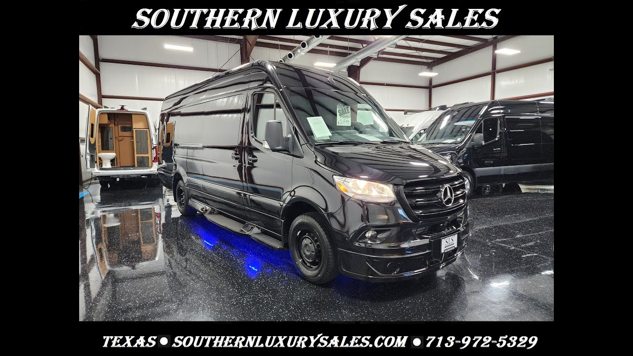 2023 Limos by Moonlight Executive Limo 14-Passenger