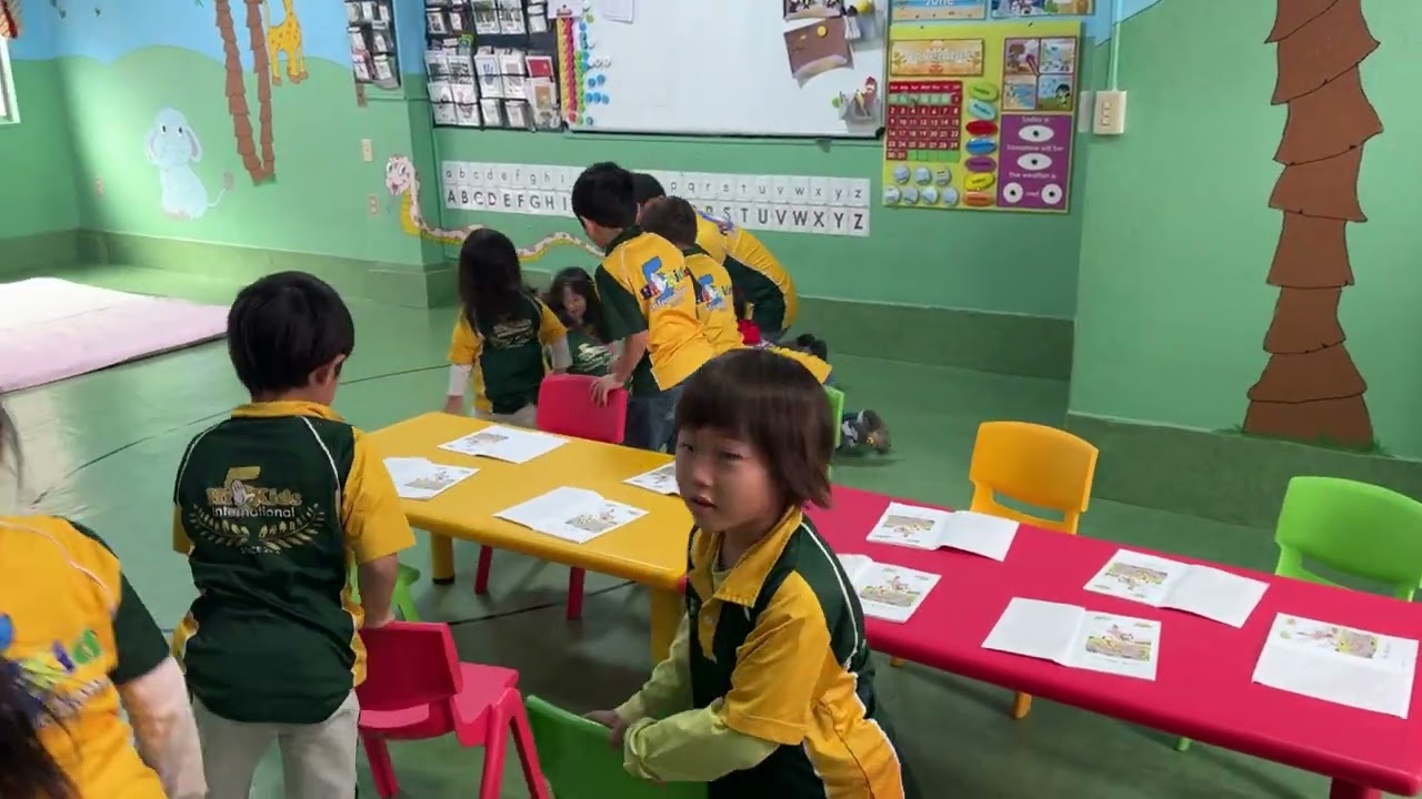 Reading with actions #English#childcare #preschool#育児#Kawasaki#英語の幼稚園#英語育児#川崎#蒲田#横浜#川崎子供英語教室
