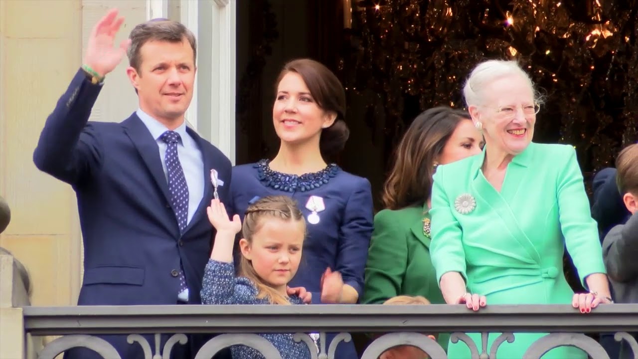 Dronning Margrethe samlede familien på Amalienborgs balkon
