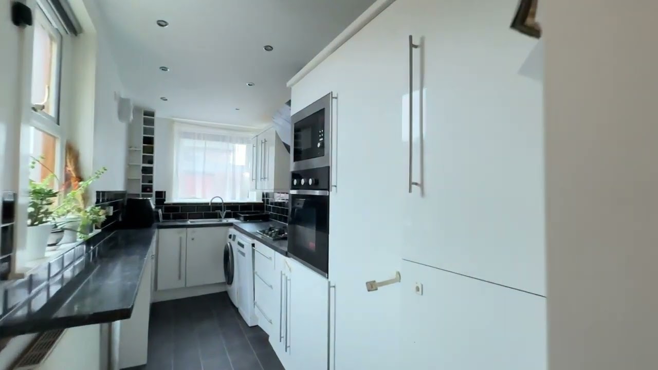 Main Street, Winchburgh, Broxburn, EH52 6RF