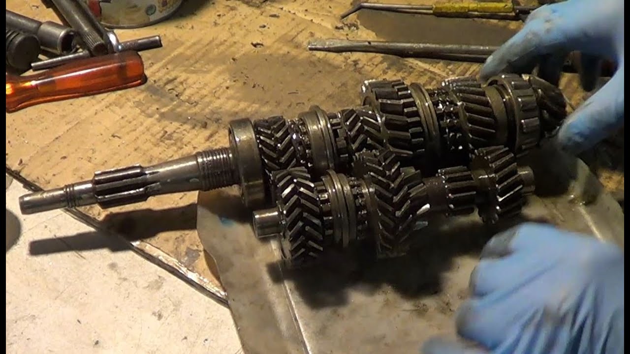 Panhard Junior 1954 19-démontage boite 850RS