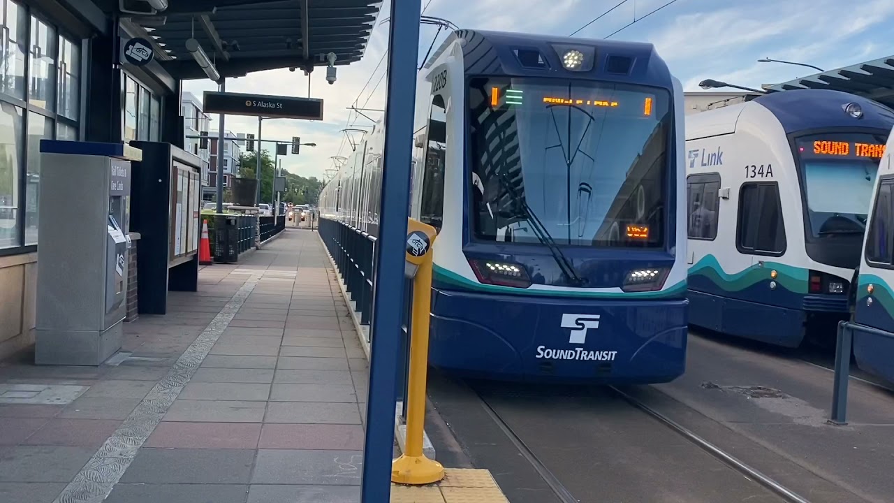 Sound Transit Link Light Rail Evening Rush @ Columbia City 9/13/21