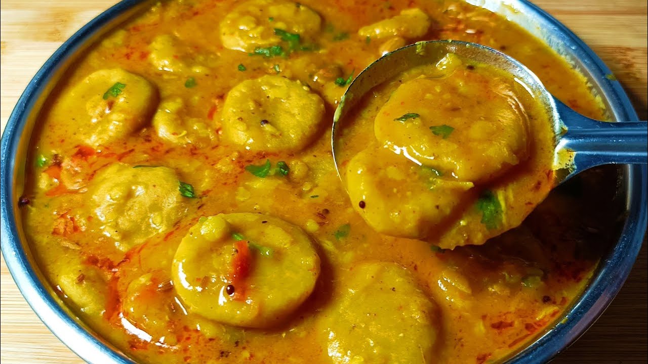 जब रोटी सब्जी बनाने का मन ना करें तो बनाए यह चटपटी सी टेस्टी दाल ढोकली।daal dhokli recipe।।