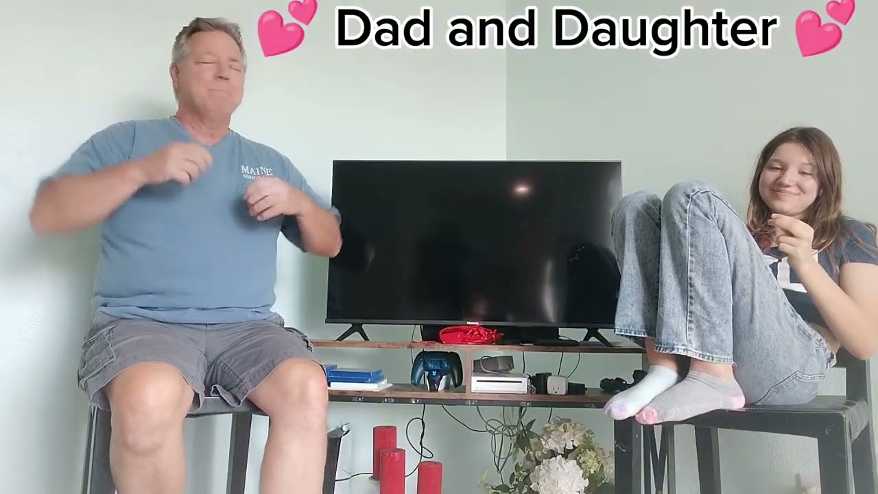 Bad Bunny...Mi Porto Bonito on Oldschoolnewschoolmusicreactions with Dad and Daughter