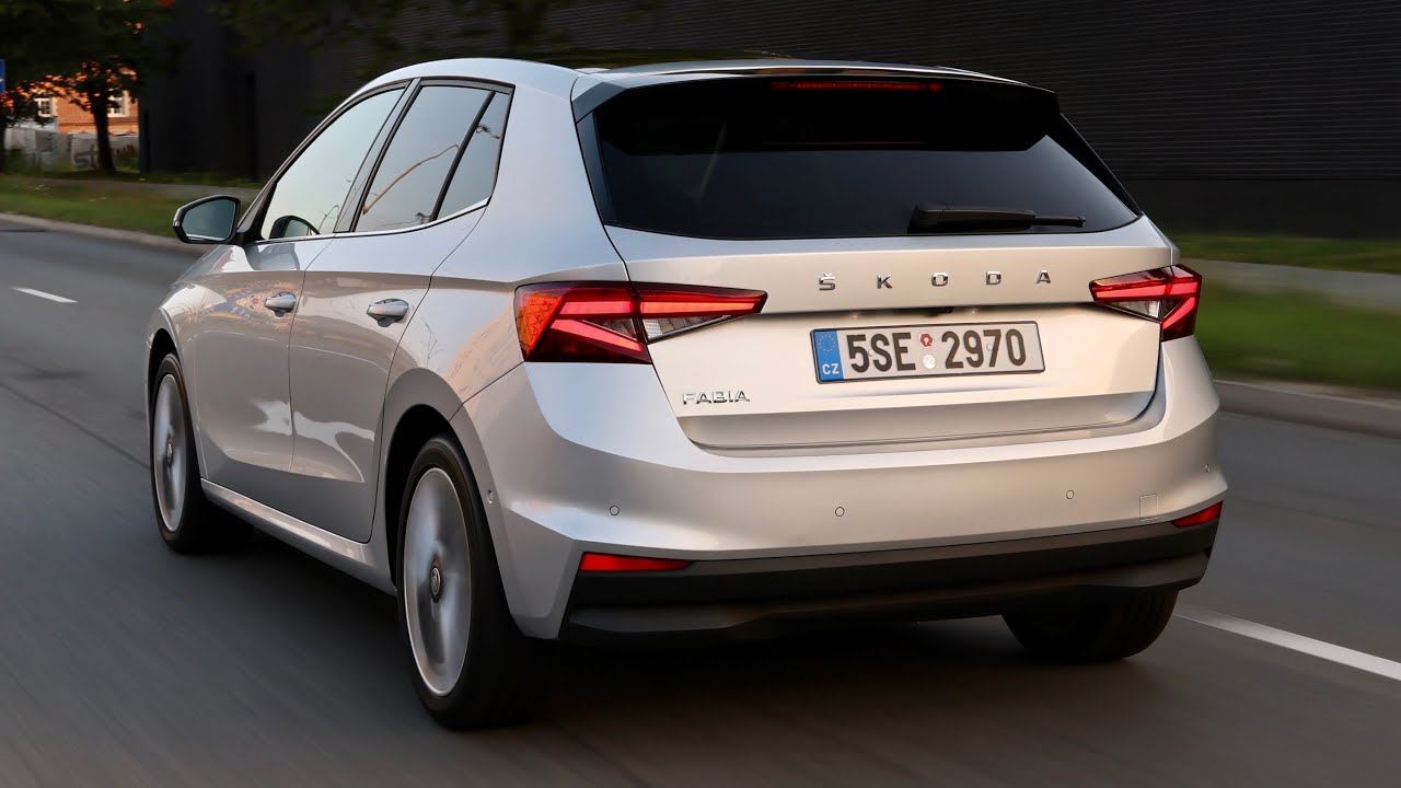 Новая SKODA FABIA 2022 - ВОЖДЕНИЕ, экстерьер и интерьер (пакет STYLE)