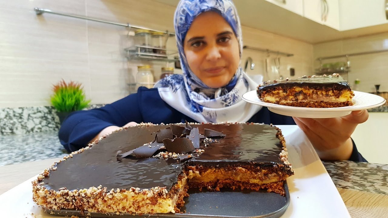 بدون فرن أو بيسكوي وبكريمة ساهلة حضري ألذ طورطة باردة