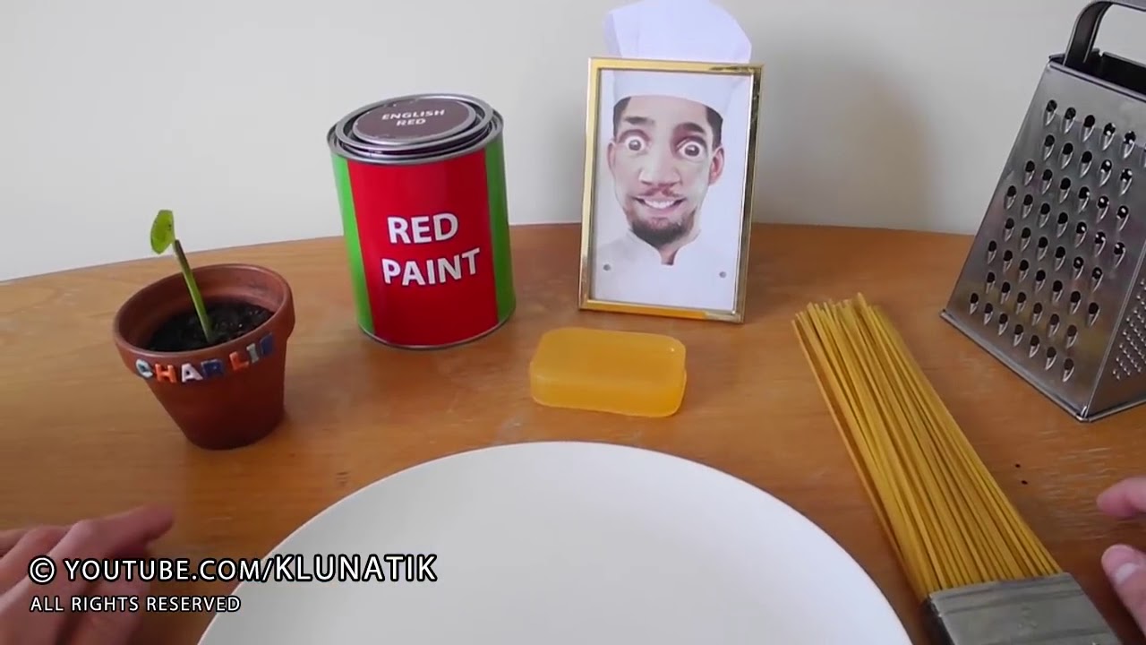 Akşam Yemeğinde Boya Fır&ccedil;asından Spagetti Yiyen Adam #Klunatik