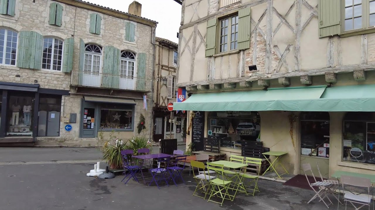Walking Issigeac, a beautiful medieval French Village. Ambient sound.
