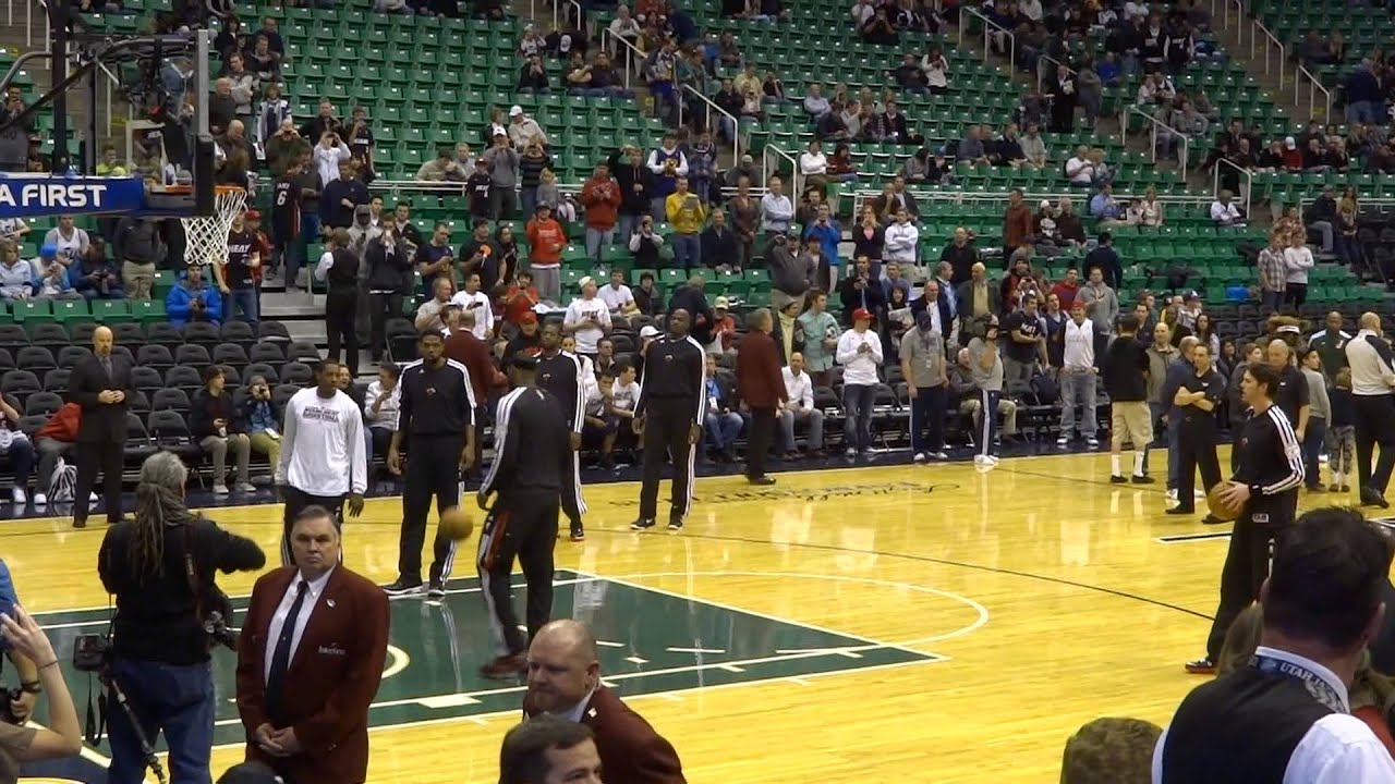 LeBron James enters the arena / Miami Heat warming up 1