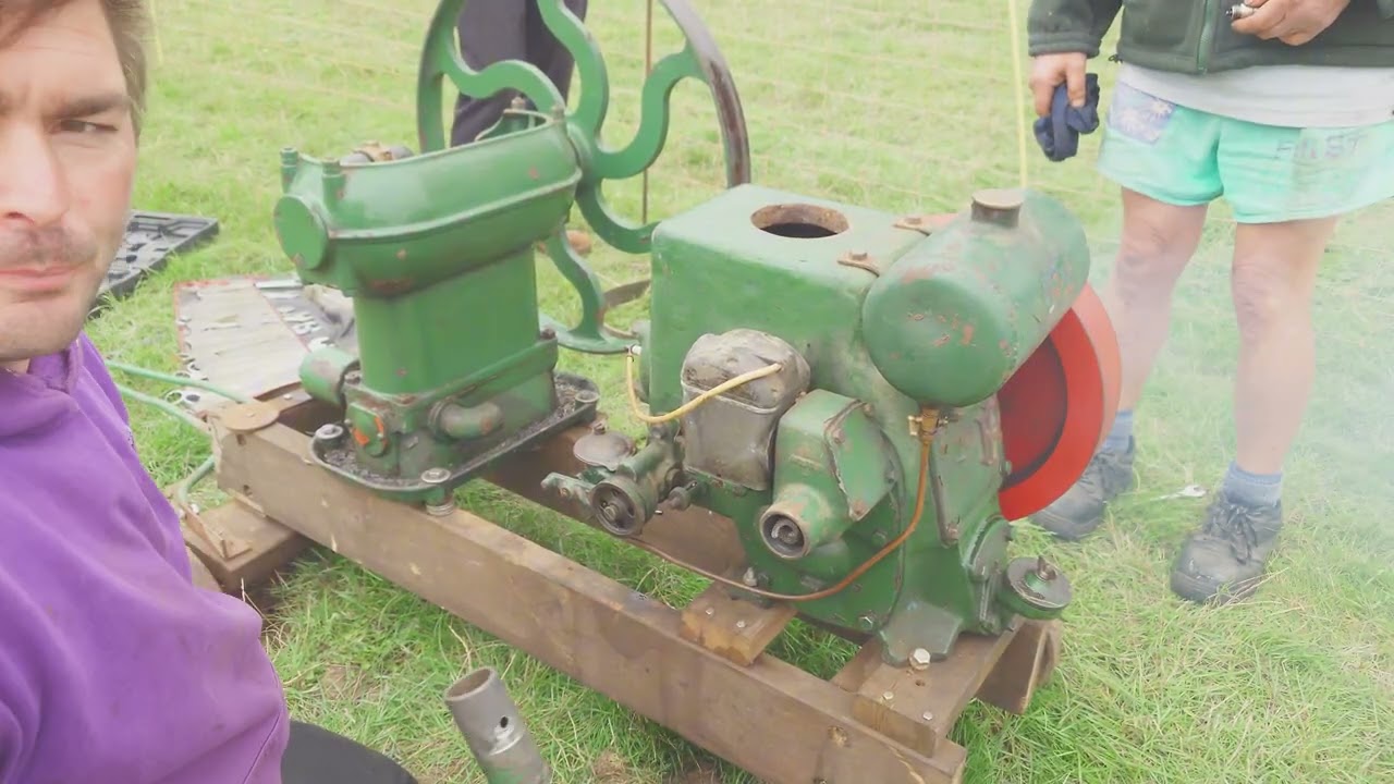 A nice look  in to this ruston Hornsby pb 1 1/2 and vacuum pump 