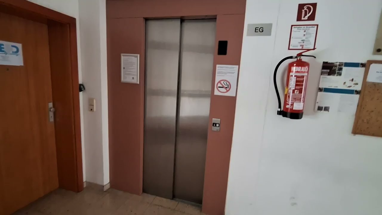 1993 Otis Europa 2000 traction elevator @ Graz, Austria