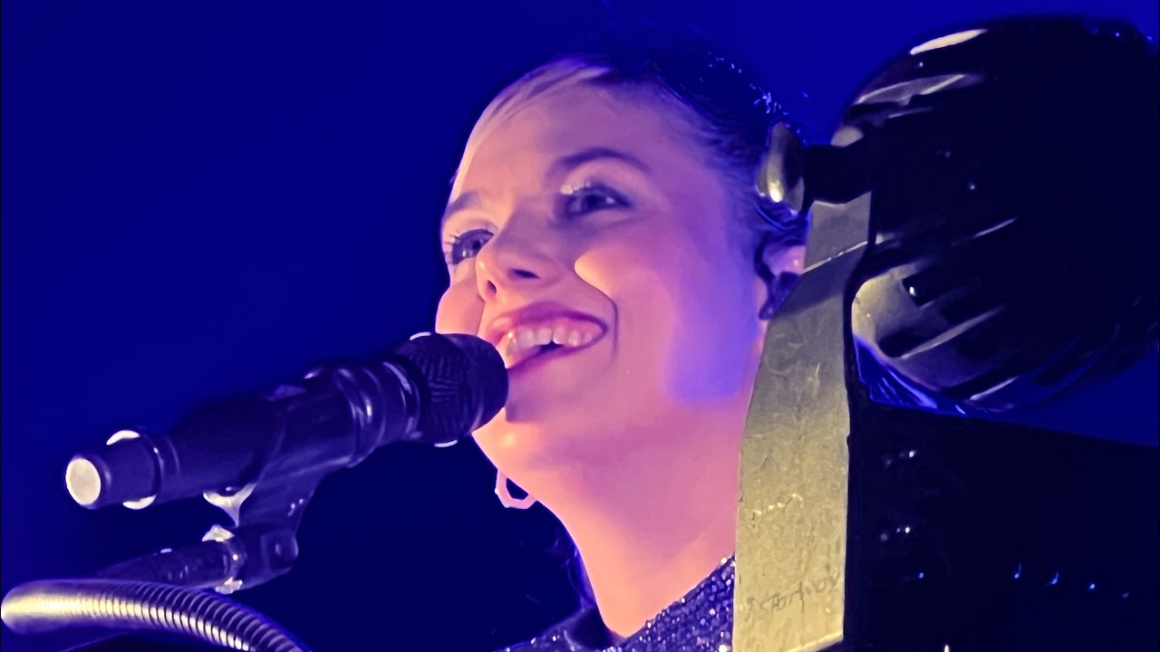 LOUANE - LA FILLE (26.10.2023 Bruxelles)