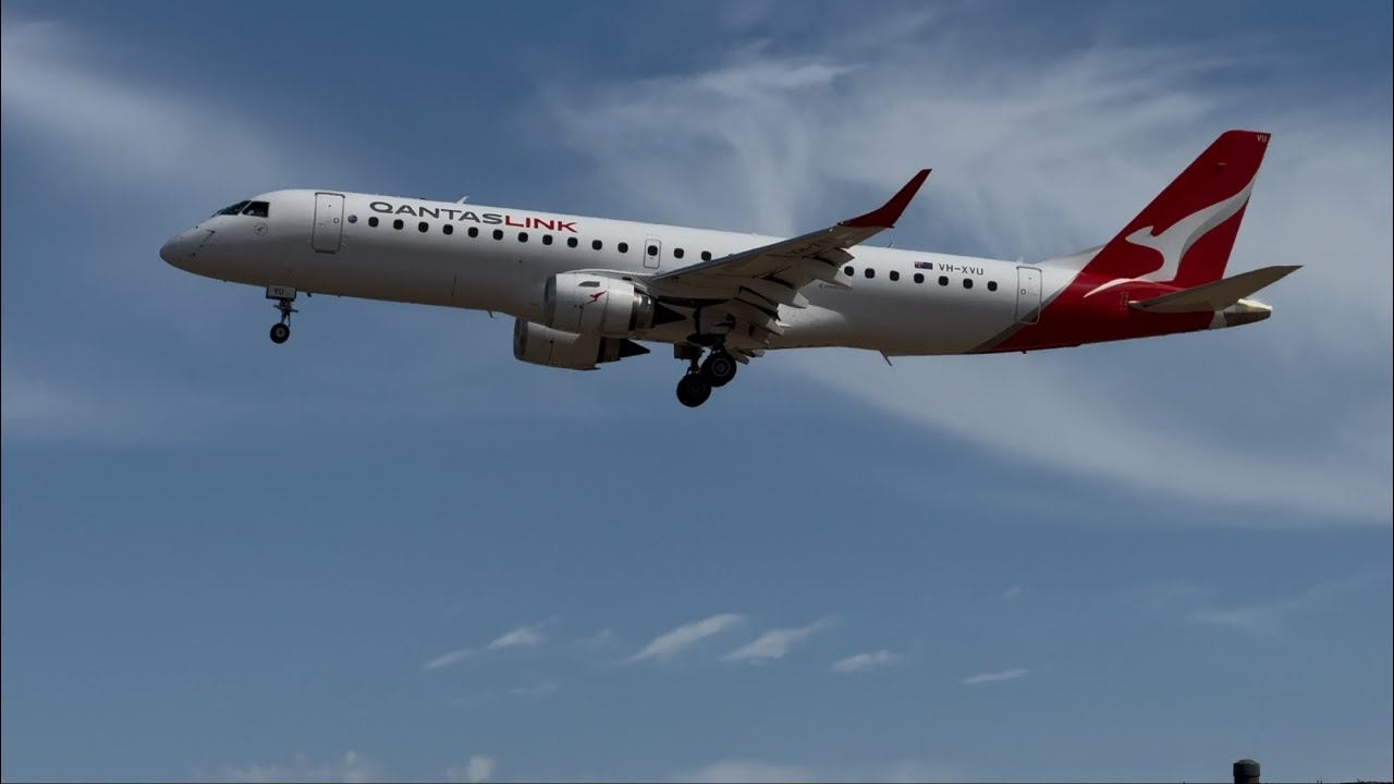 QantasLink E190 landing at Adelaide Airport