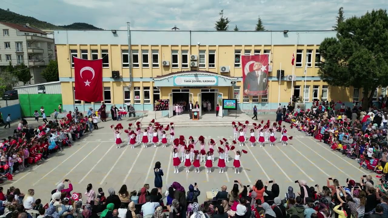 TARIK ÇEVİKEL İLKOKULU 1 H SINIFI 23 NİSAN GÖSTERİSİ