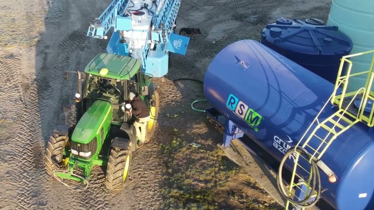RSM na pszenice. Jakie dawki? Dzielić czy na raz?! John Deere 6930/Agrio Mamut 6000