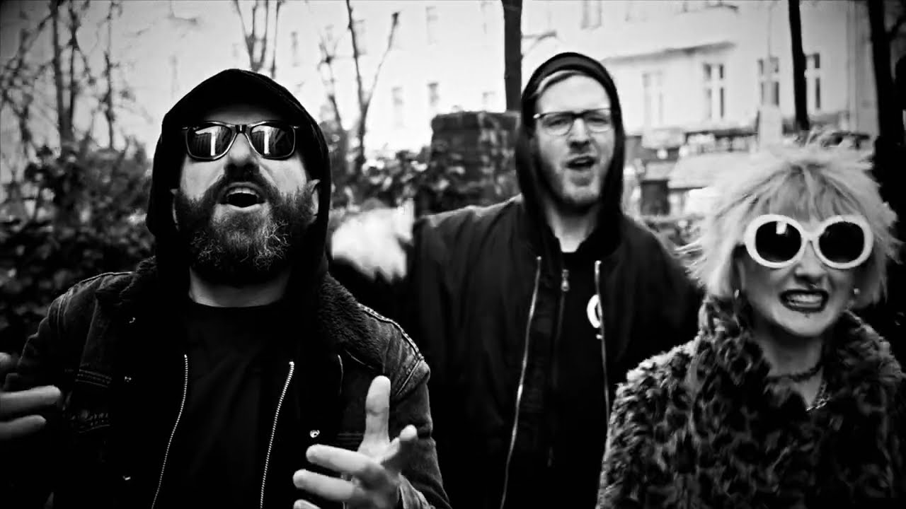 Alarmsignal feat. The Offenders & Erection - Rebel Music (Official Video)