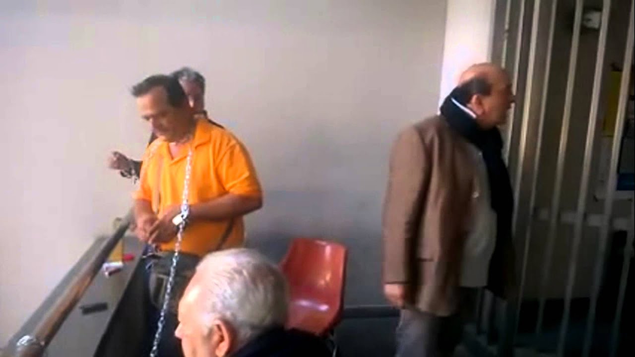 Bevilacqua non molla, e il suo vice minaccia di buttarsi giù dal Comune
