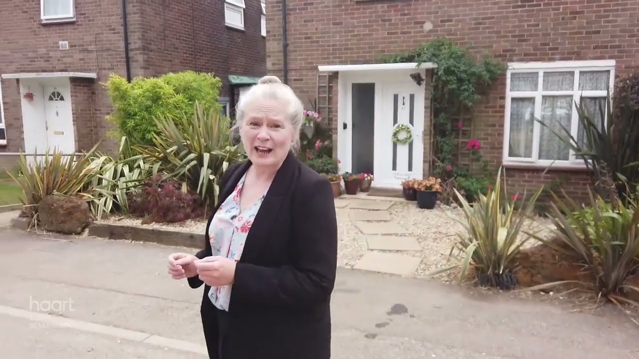 Virtual Viewing of Red Rails, Luton, 3 bedroom Semi-Detached House For Sale from haart estate agents