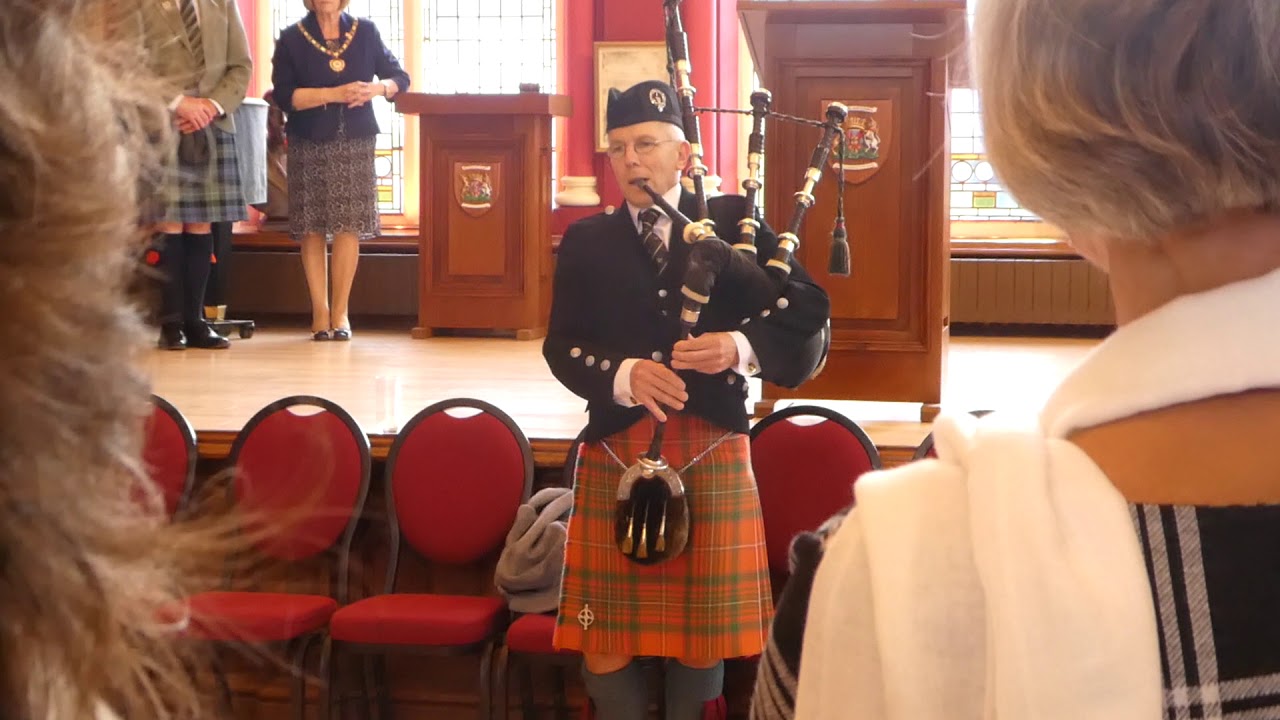 Dr Peter McCalister plays the slow air, Loch Duich