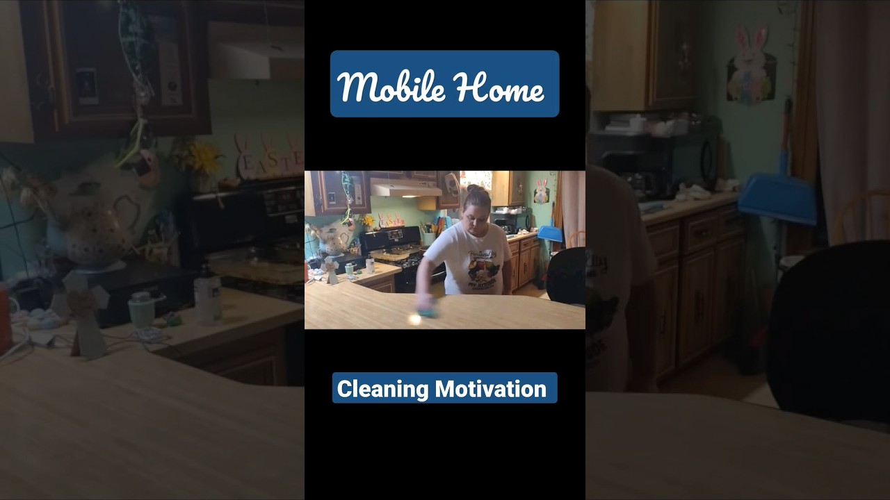 SINGLE WIDE MOBILE HOME CLEAN WITH ME 🧽🧹 #shorts #mobilehomeliving #cleaningmotivation