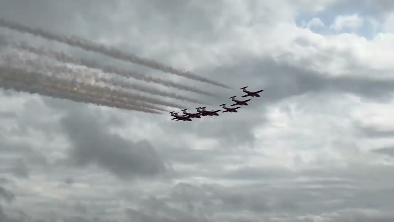 Canada&rsquo;s Snowbirds arrive in style !  