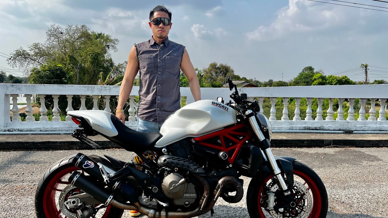 Ducati monster 821 performance สีขาว
