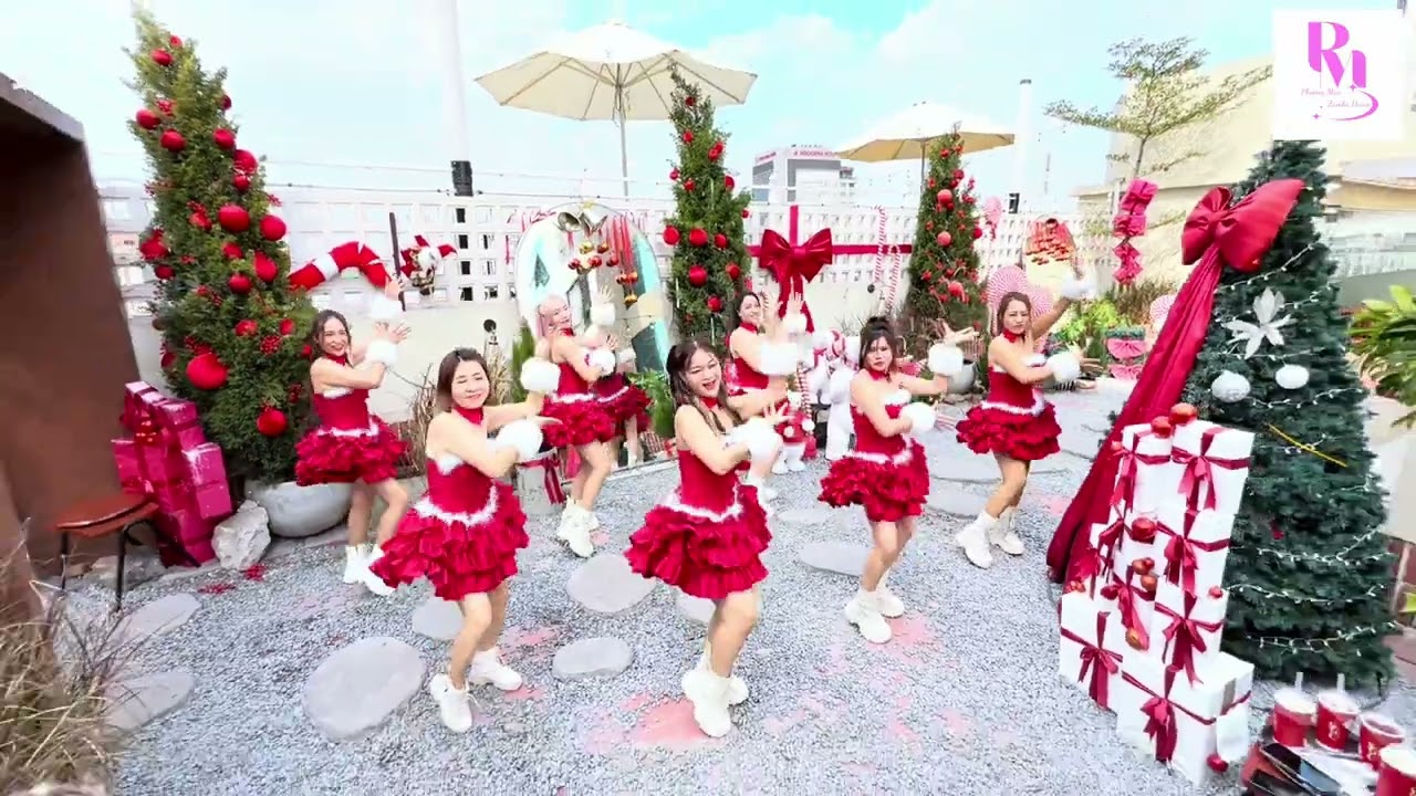 Nhảy mashup giáng sinh
