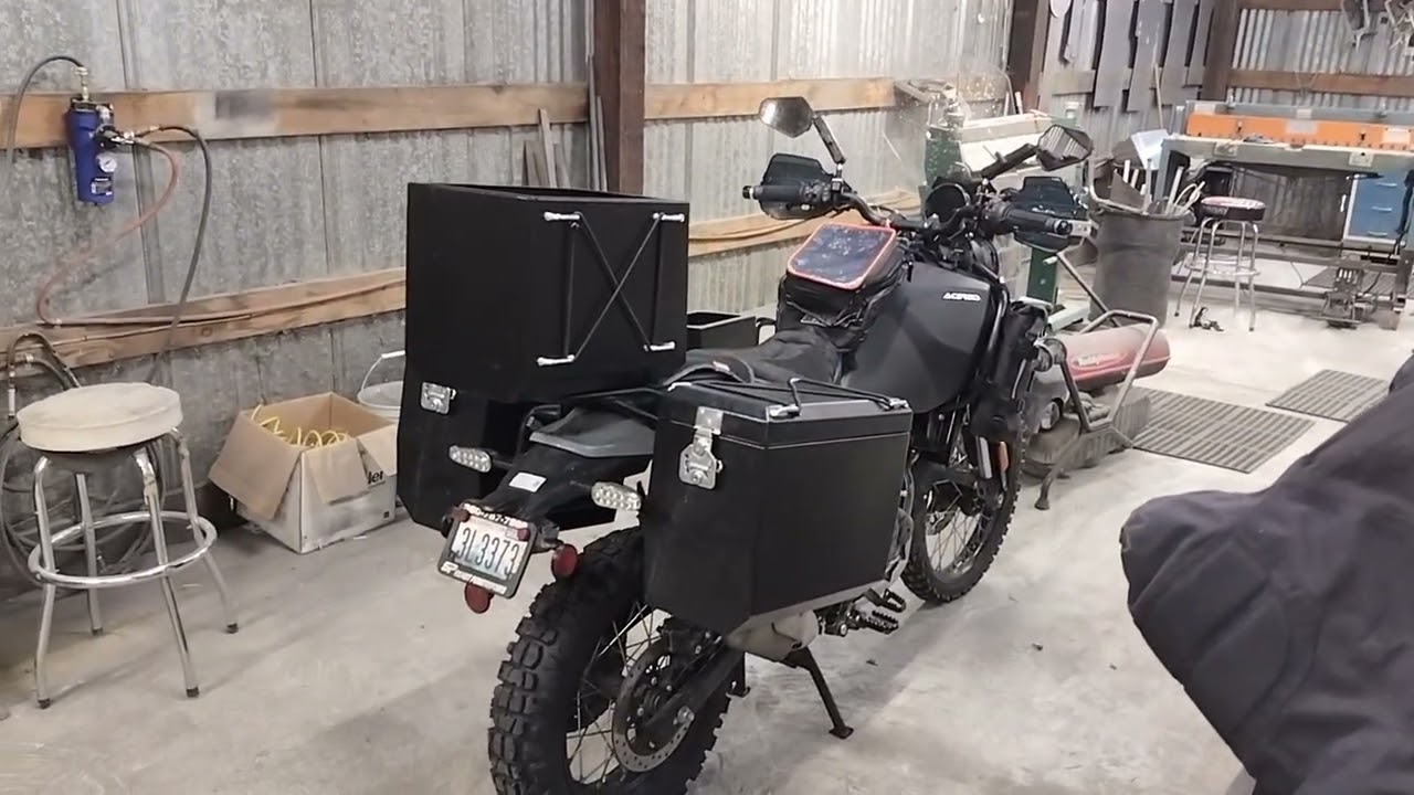 Himalayan 450 с боковыми кофрами Solobox на рамах Raceace