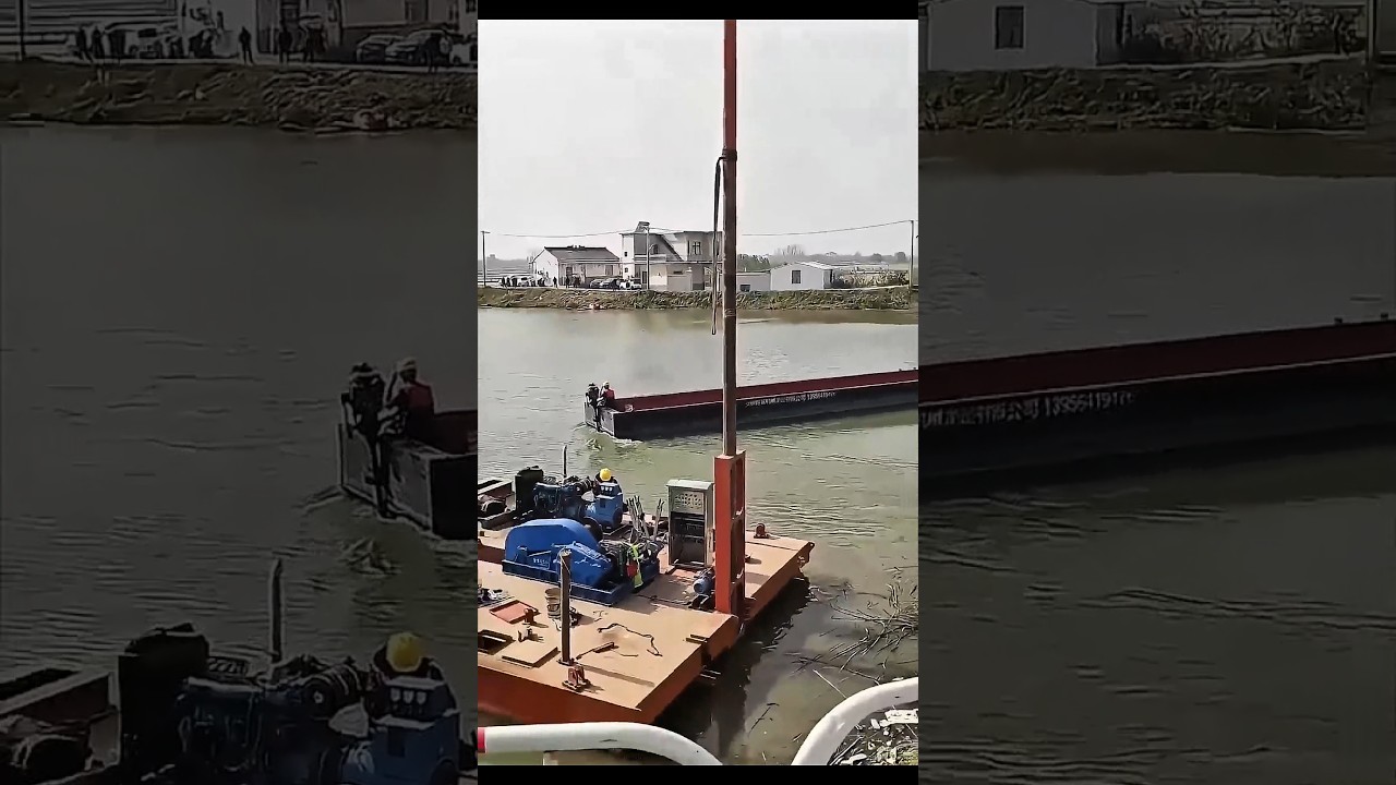 Techniques for controlling the boat's rudder to direct the boat's direction #shorts