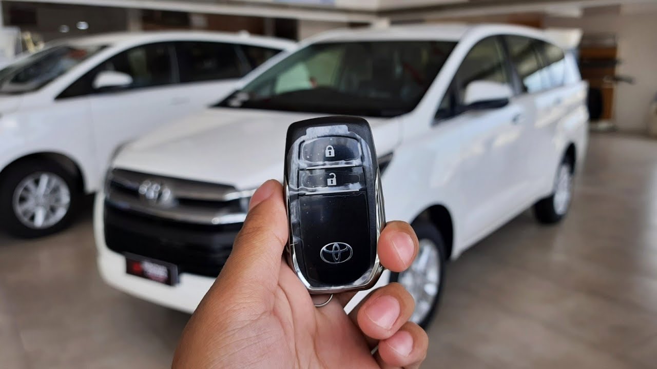 Toyota innova crysta 2.4vx 8 seater | toyota innova crysta | price | interior | exterior | features